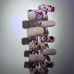 Stylish White & Purple Press-On Nails – Elegant Dotted Design